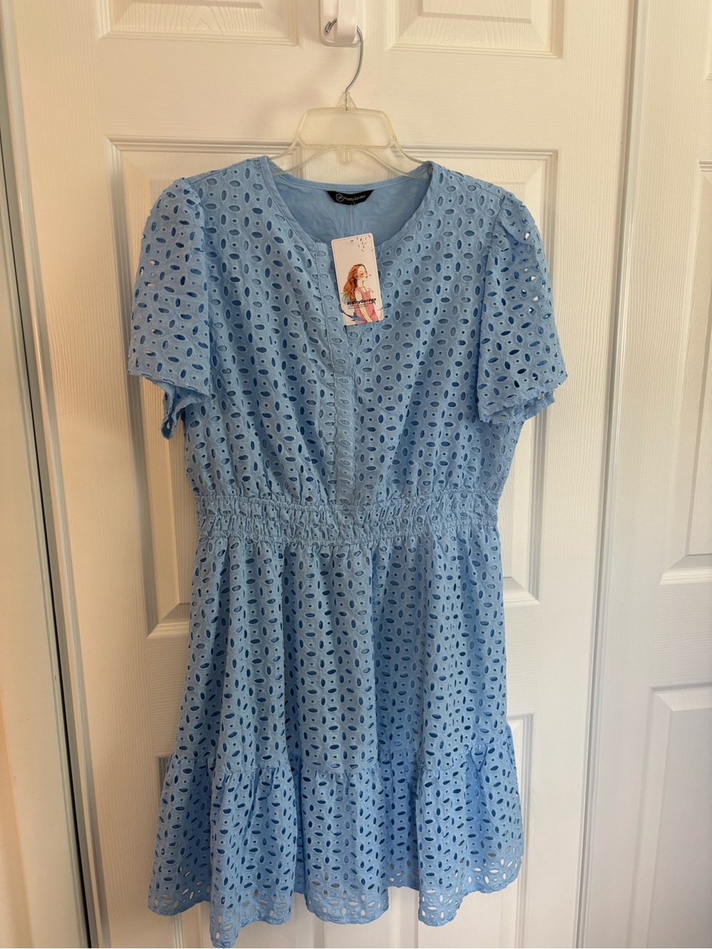 Women's medium Eyelet Short Sleeve Casual Dress in Light Blue
